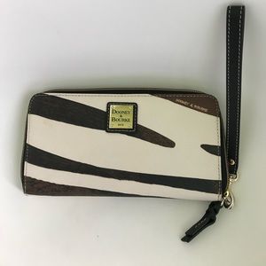 Dooney and Bourne Serengeti wallet